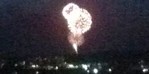 もとぶフロントから見た海洋博公園花火大会の様子